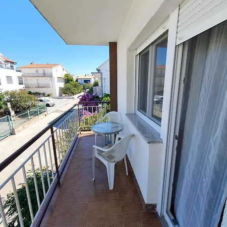 아파트 And Jengic 보디체