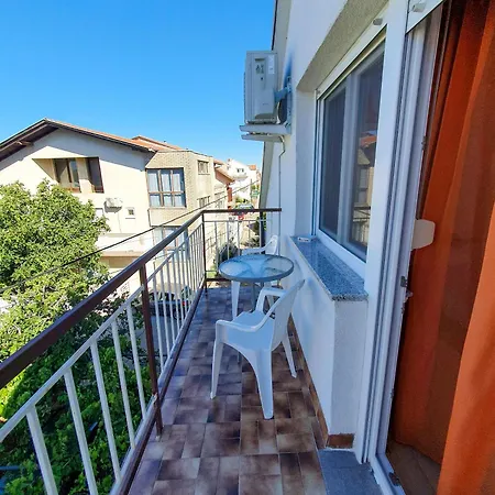 아파트 And Jengic