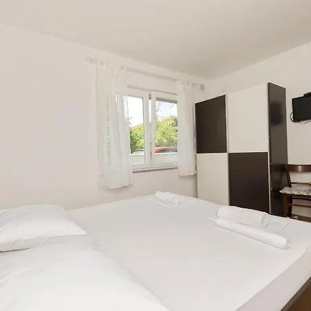 Apartman And Jengic Vodice